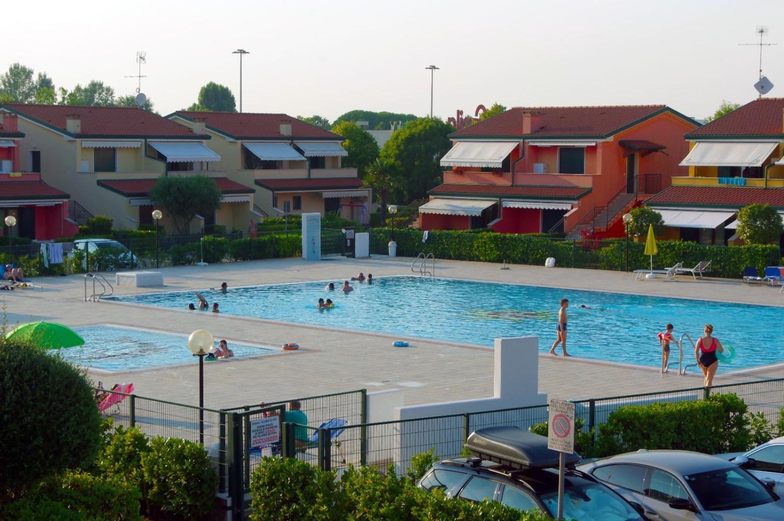 Hotel Aqua Marina Family Village Resort 4 Stars - Great Family Resort - Pet Friendly - With Hypermarket - Delivery Restaurant-Pizzeria - Room Breakfast With Supplement - Ultra Fast Wi-Fi - Play Area For Children - Olympic Swimming Pool - Parking Caorle Exterior foto