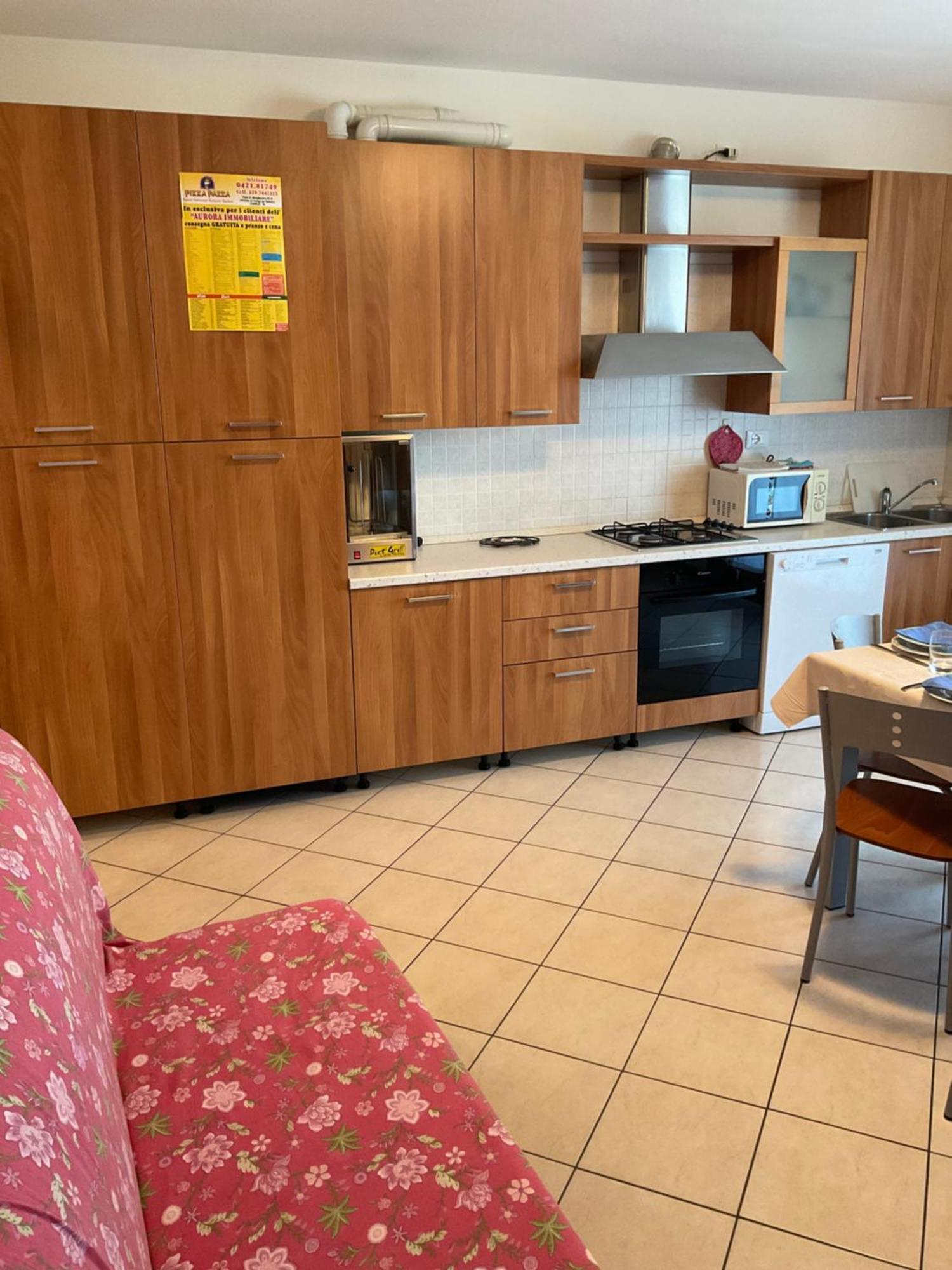 Hotel Aqua Marina Family Village Resort 4 Stars - Great Family Resort - Pet Friendly - With Hypermarket - Delivery Restaurant-Pizzeria - Room Breakfast With Supplement - Ultra Fast Wi-Fi - Play Area For Children - Olympic Swimming Pool - Parking Caorle Exterior foto